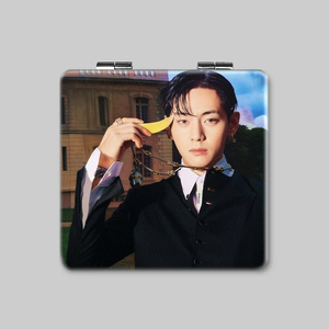 All'ingrosso KPOP Bangtan ragazzi V <span class=keywords><strong>Taehyung</strong></span> rivista Double-face quadrato pieghevole portatile specchio per il trucco - Product Image 4