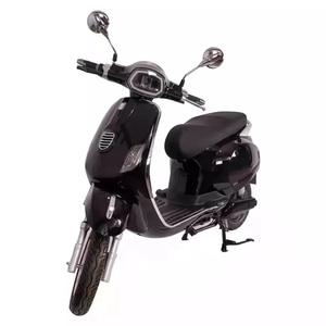 Scooter électrique à deux <span class=keywords><strong>roues</strong></span> au prix d'un <span class=keywords><strong>concessionnaire</strong></span>, style cool et élégant, couleur/fonctions personnalisables - Product Image 2