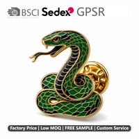 Broche personnalisée en émail rigide en forme de serpent torsadé, plaqué or, découpée au laser, motif cobra, pour revers, MOQ 50 pièces, cadeau pour les amateurs de reptiles