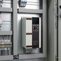 Inverter VFD KingDrive 7.5KW 11KW 18.5KW 22KW 380V Tiga Fasa 0-400Hz IP21 Kontrol Vektor untuk Pompa Air OEM Tersedia CE