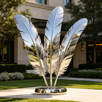 Sculpture de plume en acier inoxydable poli miroir sur mesure, statue de plume en métal pour la décoration paysagère extérieure de jardin