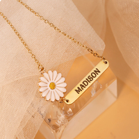 Kalung Rantai Baja Anti Karat Emas dengan Liontin Lucu yang Dapat Diukir Sesuai Pesanan, Motif Bunga Daisy, Kalung 'You Are My Sunshine'