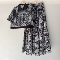 Ensemble deux pièces pour femme : chemise courte en coton à manches trois-quarts à imprimé géométrique vintage et jupe plissée taille haute au-dessus du genou avec poches