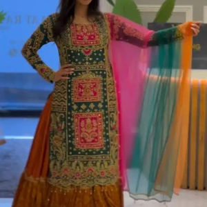 Sabyasachi Diseñador Heavy Georgette Lehenga Choli para boda india con Chaniya Choli blanco. Diseñador indio Haldi, boda - Product Image 1