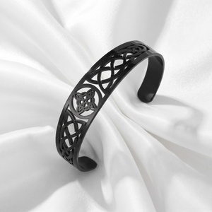 Jingciren Boutique Pulsera hueca con nudo retro europeo y americano, estilo étnico de acero inoxidable, elegante embalaje en caja de regalo - Product Image 4