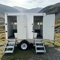 Remorque WC portable commerciale à 2 cabines, unité de toilettes mobiles à essieu unique pour les entreprises de location et les événements de grande envergure