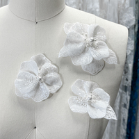 GCW-LQ059-1 fait à la main paillettes et perles Applique 3D fleur paillettes patchs perle coudre sur Applique pour robe de mariée