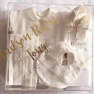 Boîte de baptême en acrylique transparente sur mesure avec logo personnalisé - Product Image 3