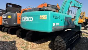 Excavatrice d'occasion Kobelco SK210 de 2 tonnes, haute qualité, provenance Japon, homologuée EPA/CE. - Product Image 3