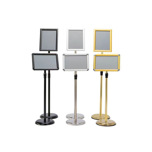 Expositor de Carteles Independiente de Hierro y Aleación de Aluminio MERIS con Grosor de Panel Personalizable y Opciones para Uso en Interiores/Exteriores - Product Image 2