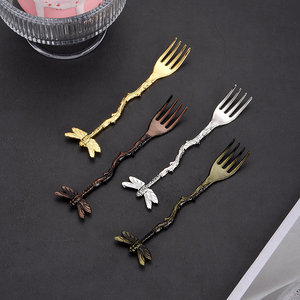 Set di Forchette Mini Libellula di Lusso in Lega di Zinco da 4,4 Pollici per Casa, Ristorante, Hotel, Forchette per Escargot, <span class=keywords><strong>Pasticceria</strong></span> e Lumache - Product Image 2