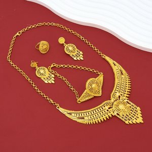 Dubai 24 Ayar Altın Kaplama Kadın Takı Seti: Bilezik, Küpe, Kolye ve Yüzük İçeren Dört Parçalı <span class=keywords><strong>Set</strong></span> - Product Image 1