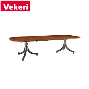 中式棕色放大实木餐桌，经典精致，放在餐厅或花园