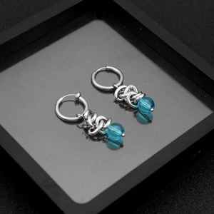 Boucles d'oreilles pendantes perlées colorées au design simple, style punk, en acier inoxydable, unisexe, vente en gros de bijoux, collection 2026 à succès - Product Image 4