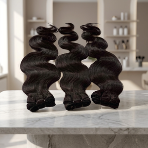 Exportateur de Cheveux Humains Indiens - Qualité Supérieure 100% Cheveux Vierges Remy Couleur Naturelle 18 Pouces de Longueur Cuticules Alignées Extensions de Cheveux Bouclés - Product Image 2