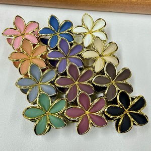 Nouvelles pinces <span class=keywords><strong>à</strong></span> cheveux en plumeria de style européen et américain, élégantes pinces <span class=keywords><strong>à</strong></span> fleurs d'été, pinces <span class=keywords><strong>à</strong></span> cheveux en frangipanier pour femmes - Product Image 3
