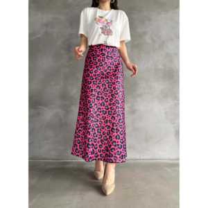 กระโปรงผ้าซาตินลายแม็กซี่สำหรับผู้หญิง เอวปกติ ผ้าโพลีเอสเตอร์ 100% เนื้อผ้ามันเงา - Product Image 3