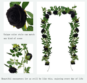 Vendita calda 5 pezzi ghirlanda di eucalipto artificiale con ramoscelli di viti verdi foglie rosa nera di seta per la decorazione del giardino della festa nuziale - Product Image 4