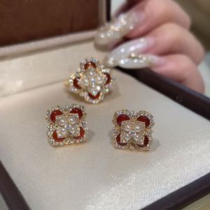 แหวนดีไซน์เรโทรสุดหรูรูปใบโคลเวอร์สี่แฉกประดับด้วยหินธรรมชาติ ชุบทองบนทองแดง ดีไซน์ทันสมัยสไตล์ราชสำนัก ปรับขนาดได้ เหมาะเป็นของขวัญ - Product Image 2