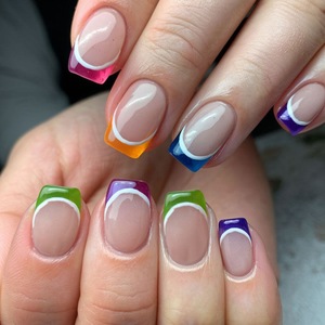 Uñas Postizas Cortas Cuadradas, Base Transparente Color Piel, Multicolor Arcoíris, Punta Francesa, Diseño de Flores, Corazones y Croc-Hearts - Product Image 2