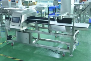 Alüminyum Folyo Gıda Ambalajları için Ağır Hizmet Tipi <span class=keywords><strong>Metal</strong></span> Dedektörü - Yüksek Hacimli Gıda Üretim ve Paketleme Tesisleri için İdeal - Product Image 4