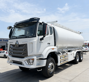 Camion-citerne à essence et diesel HOWO 6x4 10 roues 351-450 CV <span class=keywords><strong>20</strong></span> 000 <span class=keywords><strong>litres</strong></span> 5 000 gallons d'occasion à bas <span class=keywords><strong>prix</strong></span> avec réservoir en alliage d'aluminium - Product Image 2
