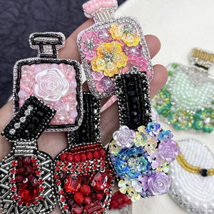 Mode <span class=keywords><strong>couture</strong></span> accessoires bouteille de <span class=keywords><strong>parfum</strong></span> Cocktail verre dame chapeau riz perle tissu autocollant texturé à la main verre Badge autocollant - Product Image 3