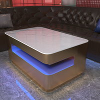 Mobilier de table moderne en acier inoxydable avec dessus en marbre, bar à vin pour événements en extérieur et lumière LED