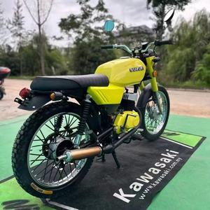 <span class=keywords><strong>Scooter</strong></span> à essence <span class=keywords><strong>Suzuki</strong></span> Bobtail de style rétro, pneus tout-terrain, motivation extraordinaire, échappement à contre-pression pour des performances supplémentaires - Product Image 5