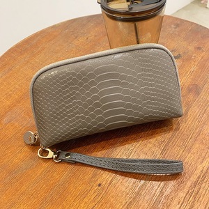 Bolso de mano de piel con estampado de cocodrilo para mercancía general, nuevo bolso para teléfono con cremallera larga 2025, venta al por mayor de piel auténtica del fabricante - Product Image 3