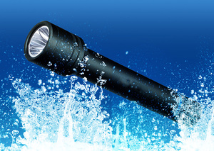 Lampe torche LED rechargeable en aluminium 495 lm, étanche IP66, alimentation 6 V CC, 2 piles AA, avec sangle de transport, pour plongée d'urgence, portable - Product Image 5