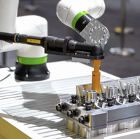 Robot collaboratif FANUC CRX 20iA/L 6 axes, charge utile 20 kg, portée 1418 mm, Cobot pour le vissage automatique de boulons et de vis