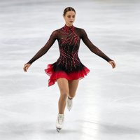 Robe de patinage artistique à manches longues avec découpe au dos, dégradé noir et rouge orné de strass, en tissu mesh pour compétition et spectacle sur glace (adultes et enfants)