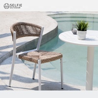 Chaise de bistrot moderne en rotin avec structure en aluminium, empilable, imperméable, écologique, durable, pour extérieur, patio, salle à manger, chambre, cour