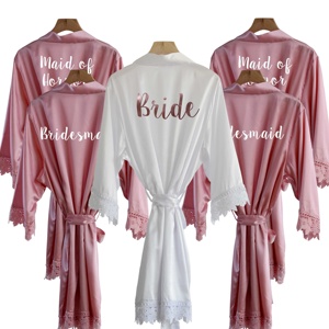 Peignoirs Kimono en Soie Satinée pour Femmes avec Logo Personnalisé, pour Mariée, <span class=keywords><strong>Demoiselle</strong></span> <span class=keywords><strong>d</strong></span>'<span class=keywords><strong>Honneur</strong></span>, Robes du Matin de Mariage, Luxe et Bordure en Dentelle - Product Image 1