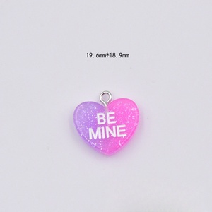 Bán buôn Đôi Chính tả long lanh vành đai trái tim móc nhựa thủ công mỹ nghệ tóc trang trí quyến rũ nhựa cho trang trí - Product Image 5