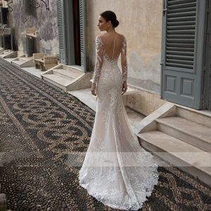 S3918L Nuevo Vestido de Novia Romántico de Moda, Estilo Sirena, Ajustado, de Encaje, con Hombros Descubiertos y Manga Larga - Product Image 4