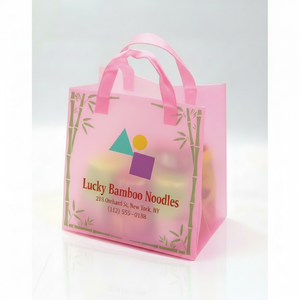 Sacs de courses en plastique en gros, logo personnalisable, matériau imperméable avec poignée souple pour utilisation en magasin - Product Image 1