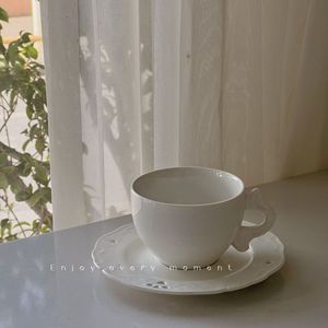 ถ้วยกาแฟและจานรองสีขาวลายนูนแบบฝรั่งเศสชุดน้ำชายามบ่ายลายศิลปะลาเต้ถ้วยชาดอกไม้ที่บ้านถ้วยเซรามิก - Product Image 6