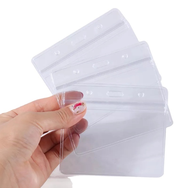 Factory Sale New Crystal Clear ID Card Hard Plastic Badge Holder Transparent Hard Plastic ID Card Holder