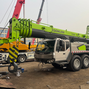 Grue de camion d'occasion haute performance Zoomlion ZTC800V 80T, moteur Weichai, boîte de vitesses, pompe, faible consommation de carburant, garantie 1 an, 90% neuve - Product Image 1
