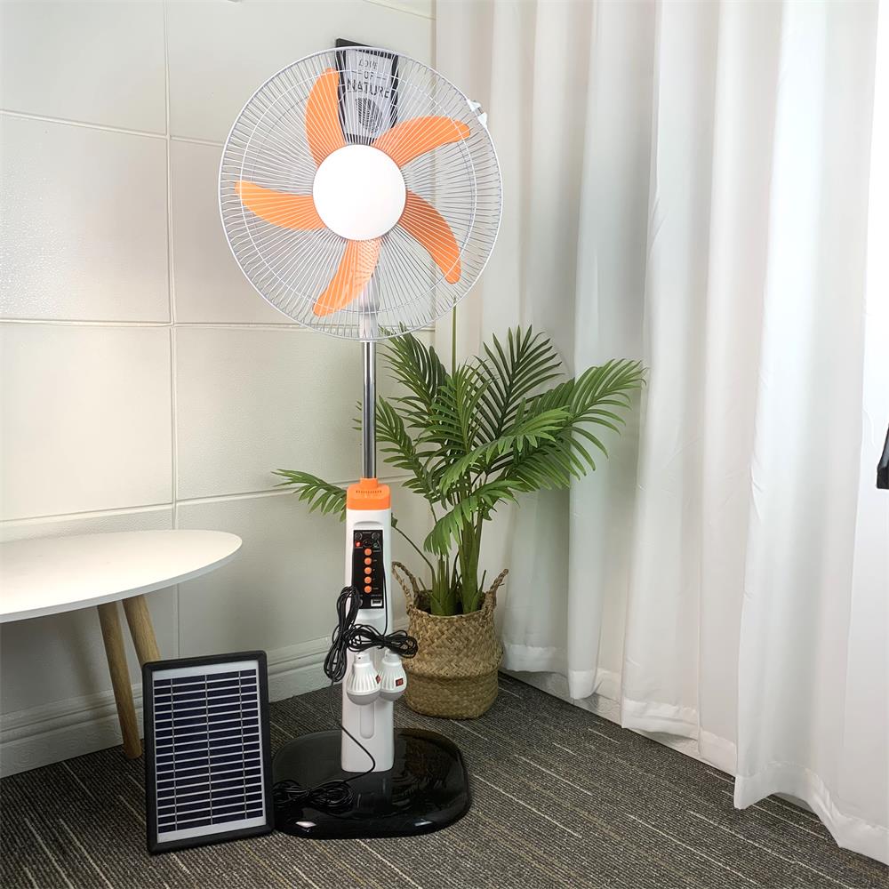Ventilateur avec télécommande, ampoule et panneau solaire
