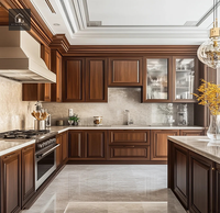 Gabinetes de Cocina de Madera Sólida Tradicionales de Lujo XINGRUO con Isla de Encimera de Mármol, Venta al Por Mayor, Personalizados para Villas, Alta Calidad