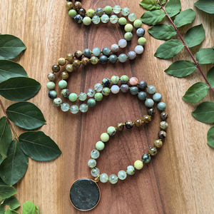 สร้อยคอมาลาแบบผูกด้วยมือ <span class=keywords><strong>108</strong></span> เม็ด, พรีไนต์, การ์เนต, กรีนแจสเปอร์, จาปามาลา, การทำสมาธิ, คริสตัลบำบัดธรรมชาติ, ของขวัญสำหรับการสวดมนต์โยคะ - Product Image 1