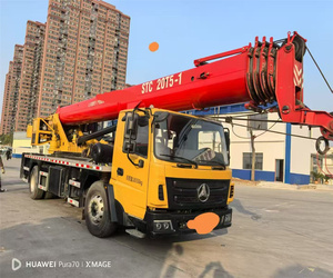 รถเครนแบบติดตั้งบนรถบรรทุก12ตันรถเครนแบบเคลื่อนที่ SAC1300T STC1000T6 STC800T6 XCT100L6 - Product Image 2