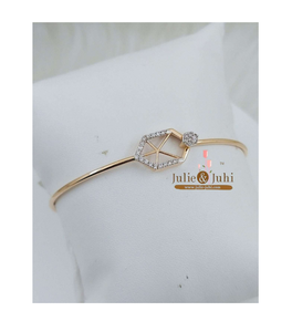 Kada de Diamantes Premium para Mujer con Brazalete de Oro de 18 Quilates con Elegante Arte en Oro y Detalles de Diamantes Radiantes, Atemporal - Product Image 1