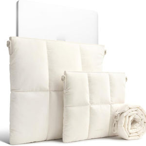 Logotipo de tamaño personalizado impermeable arrugado nailon Puffer almohada portátil tableta funda protectora funda de transporte bolsa con correa cruzada - Product Image 1