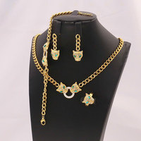 En Gros Ensemble de Bijoux en Acier Inoxydable Plaqué Or 18K Anti-Ternissement, Collier et Bracelet de Créateur Italien Arabe pour Femmes