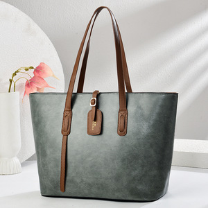<span class=keywords><strong>Sac</strong></span> fourre-tout en <span class=keywords><strong>cuir</strong></span> PU vieilli pour femme, grand <span class=keywords><strong>sac</strong></span> <span class=keywords><strong>à</strong></span> bandoulière vintage couleur <span class=keywords><strong>cognac</strong></span> avec boucle, idéal pour le quotidien et le travail - Product Image 5