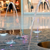 Fuente de Agua Laminar con Chorro de Agua Saltarina e Iluminación LED de Alta Calidad Water Faery para Decoración de Jardines y Paisajes Exteriores